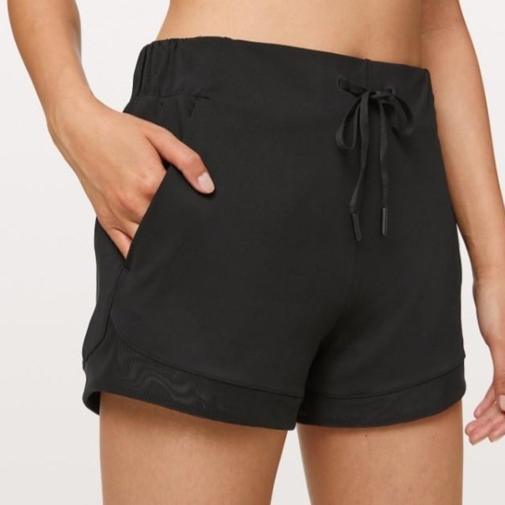 Lululemon Sunsetting Athletic Short 3” Inseam Black Luxtreme Mesh Pocket Size 10
